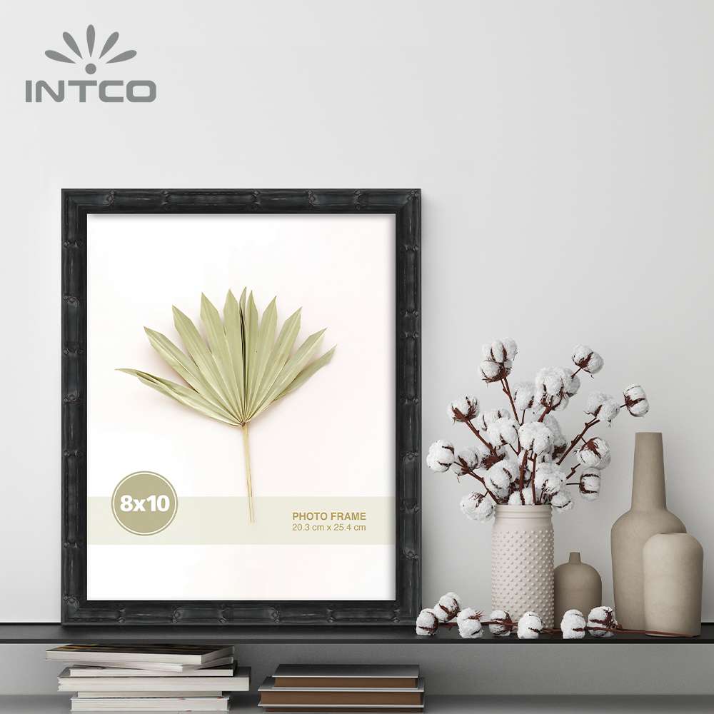 With a black bamboo border, Intco black photo frame creates an elegant way to display your favorite pictures